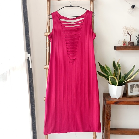 Ribbed Cut Out Back Dress - Picture 8 of 10